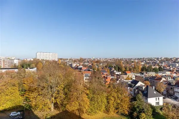 Uccle Center Apartment with Terraces & Breathtaking Brussels Views - Image 2