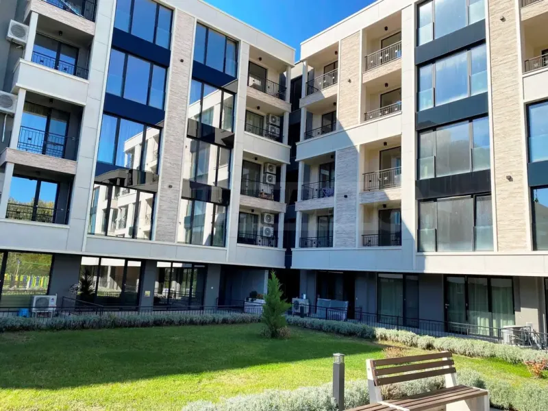 Spacious Plovdiv Apartment with Stunning Views &amp; Amenities - Image 2