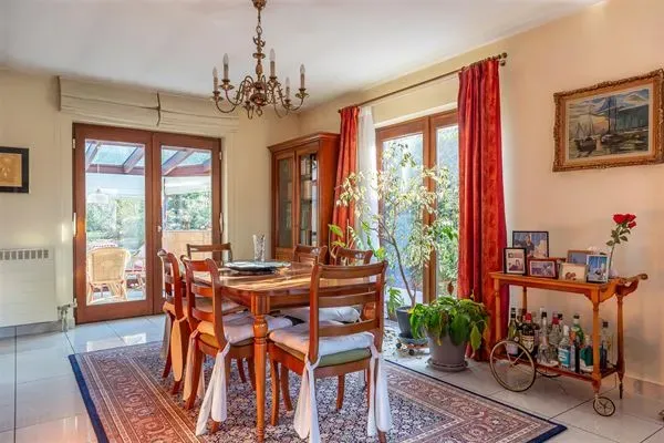 Charming Single-Storey Villa in Waterloo with No Overlooking Neighbors - Image 5
