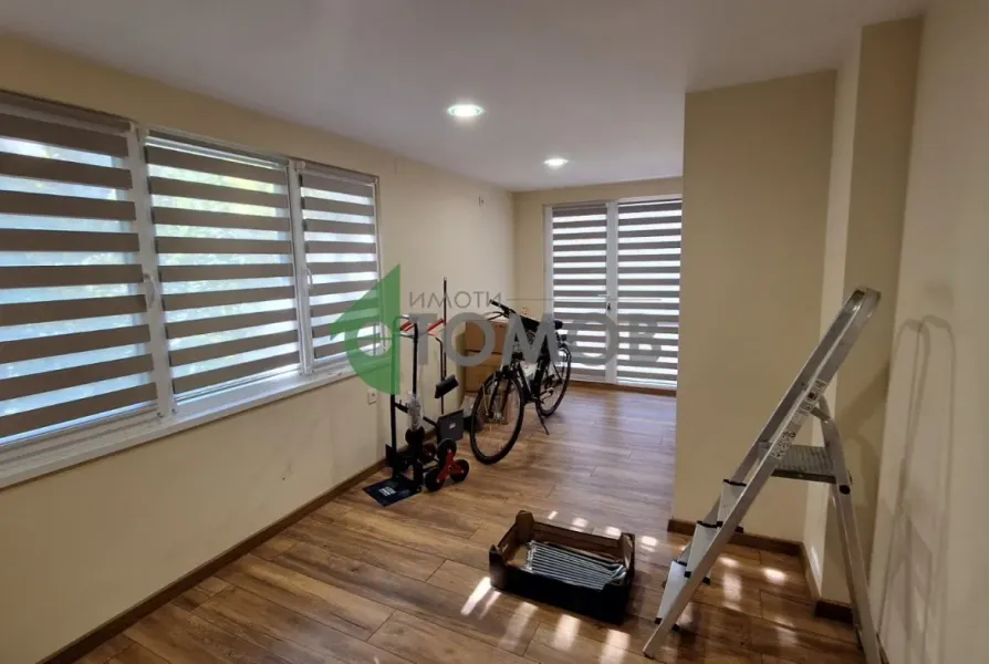 Spacious Fully Furnished Apartment in the Heart of Stara Zagora - Image 3