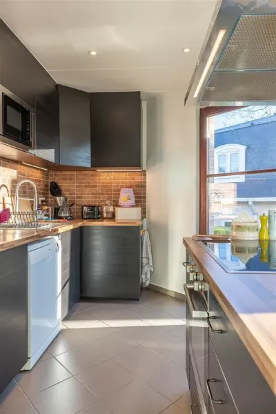 Spacious Villa with Unique Design in Sought-After Beersel Residential Area - Image 1