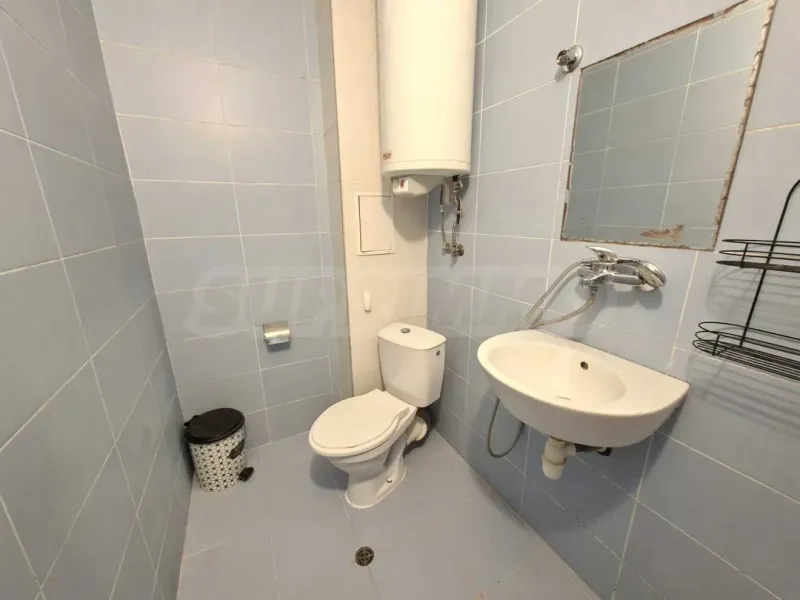 Stylish Three-Bedroom Apartment in Modern Varna Building - Image 2