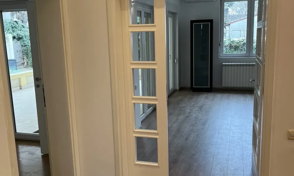 Spacious House in Voždovac with Garden and Garage for Rent - Image 5