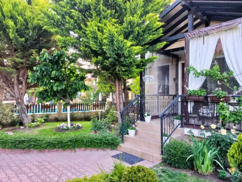 Spacious House in Kosharitsa near Slanchev Breg - Image 1