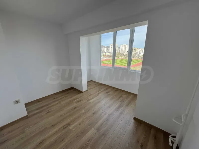 Spacious, Renovated 1-Bedroom Apartment in Mladost 1, Varna - Image 4