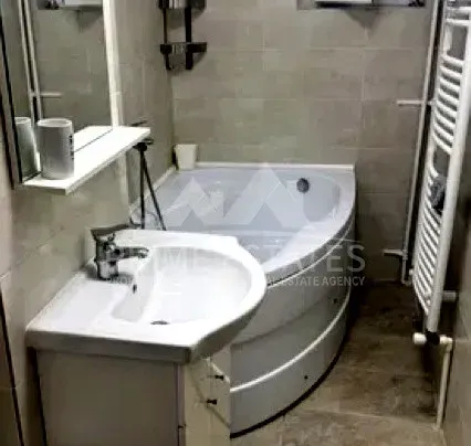 Fully Furnished 2-Bedroom Bucharest Apartment Near Promenada Mall - Image 4