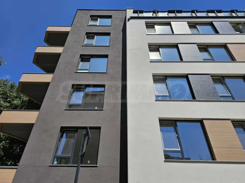 Spacious 2-Bedroom Apartment Near Varna City Center - Image 2