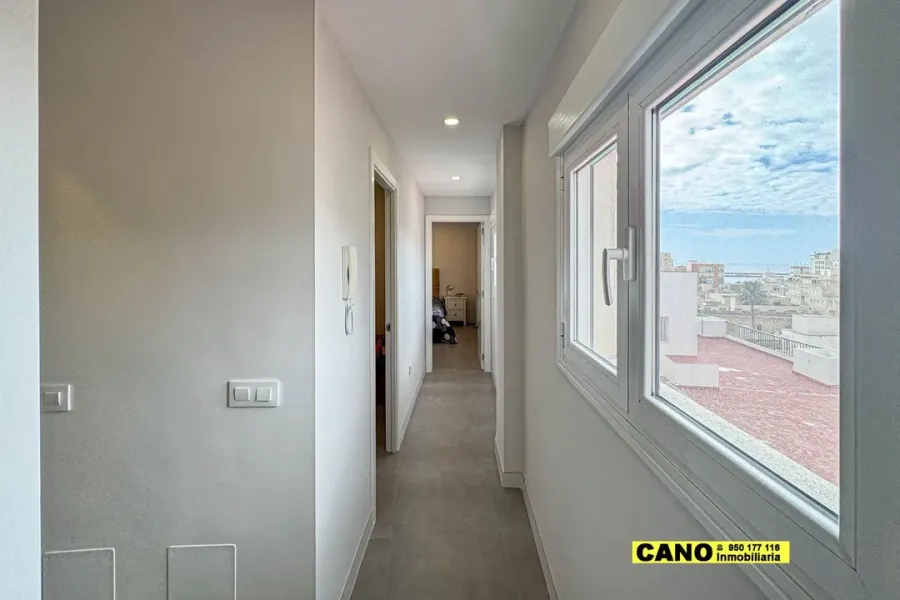 Spacious, Renovated Apartment with Stunning Sea Views in Almería - Image 1