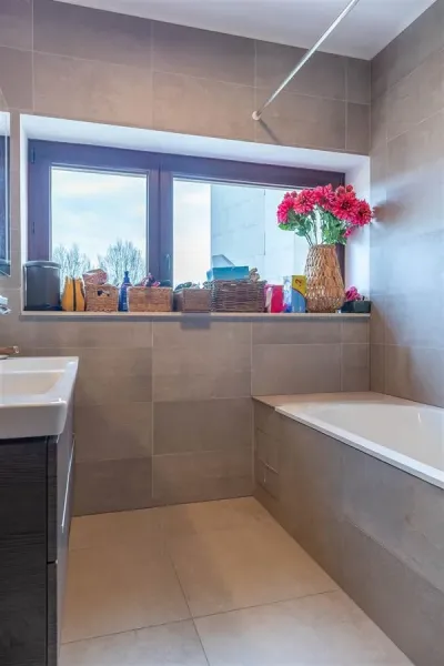 Spacious 2-Bed Apartment with Terrace in Private Park, Ukkel - Image 2
