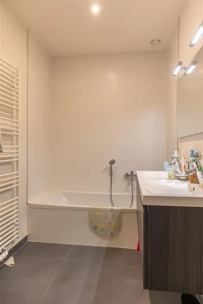 Spacious 3-Bedroom Apartment with Garage in Attractive Ukkel Location - Image 2