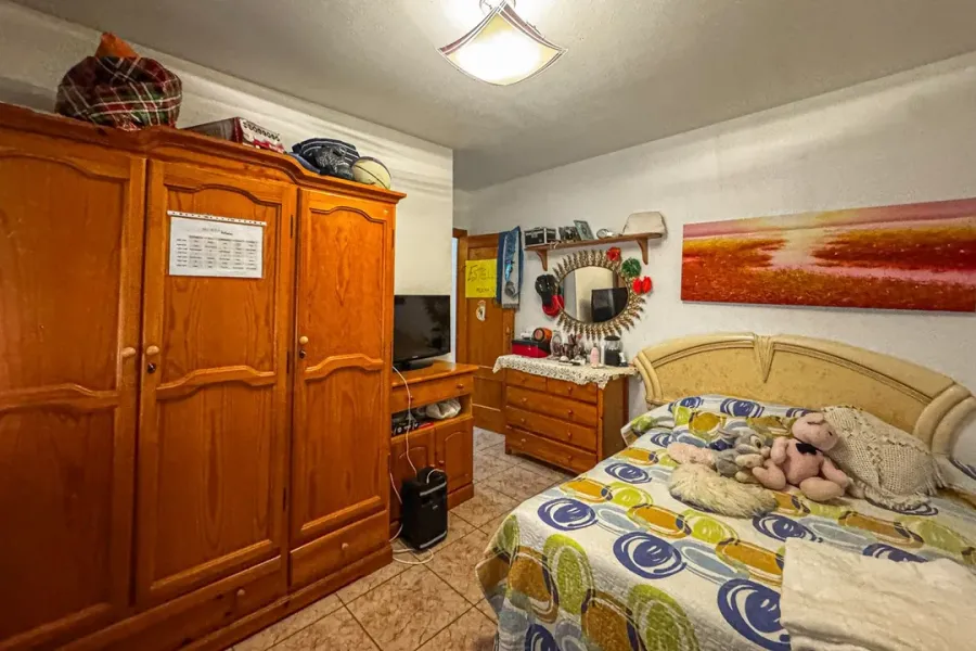 Spacious 3-Bedroom Duplex in Balerma, Near Park and Sports Pavilion - Image 4