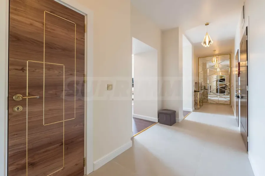 Luxury Penthause with Sea View in Varna - Image 1