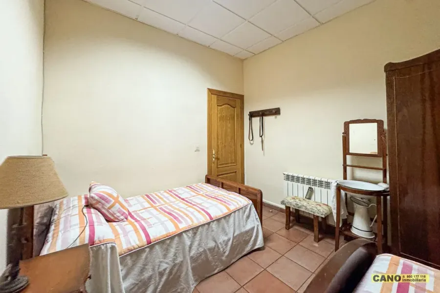 Spacious 3-Bedroom House with Elevator in Roquetas de Mar - Image 2