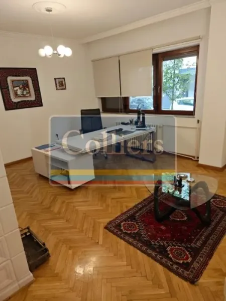 Spacious Belgrade Estate: 10 Bedrooms, Luxury Home for Sale - Image 2