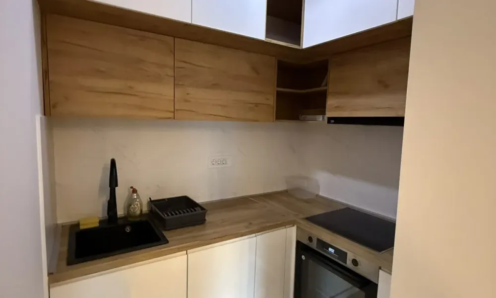 Bright 2-Bedroom Apartment for Rent in Vračar, Belgrade with Garage - Image 3