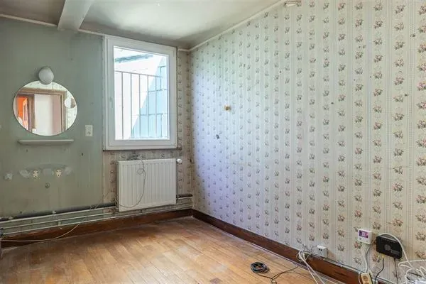 Top Floor Apartment with Stunning Views in Forest – 3 Bedrooms - Image 3