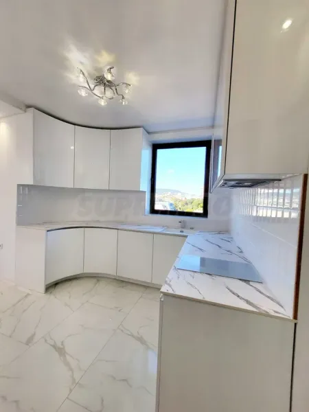 Stylish 2-Bedroom Apartment in Varna City Center - Image 3