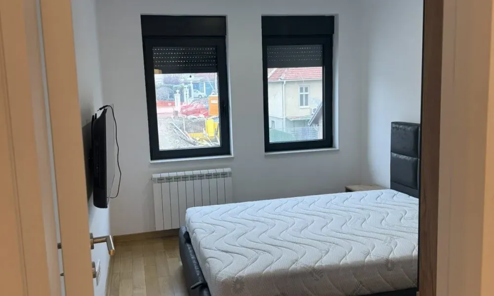 Bright 2-Bedroom Apartment for Rent in Vračar, Belgrade with Garage - Image 1