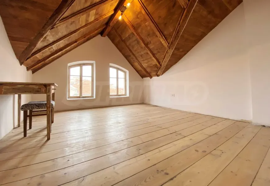 Spacious, Fully Furnished Apartment in Plovdiv Center - Image 5