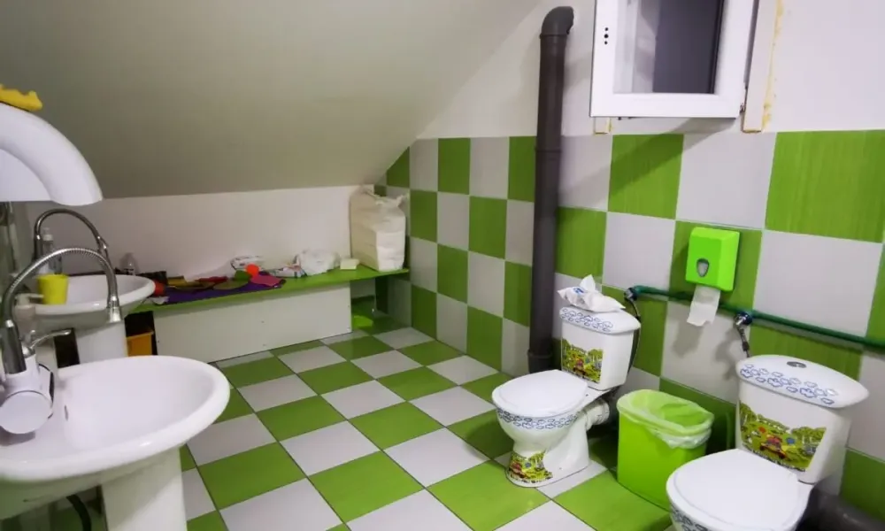Spacious 10-Bedroom House in Belgrade, Near Medaković Church - Image 3