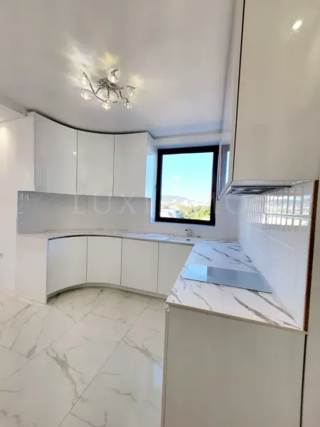 Stylish Fully Furnished 1-Bedroom Apartment in Varna's Center - Image 2