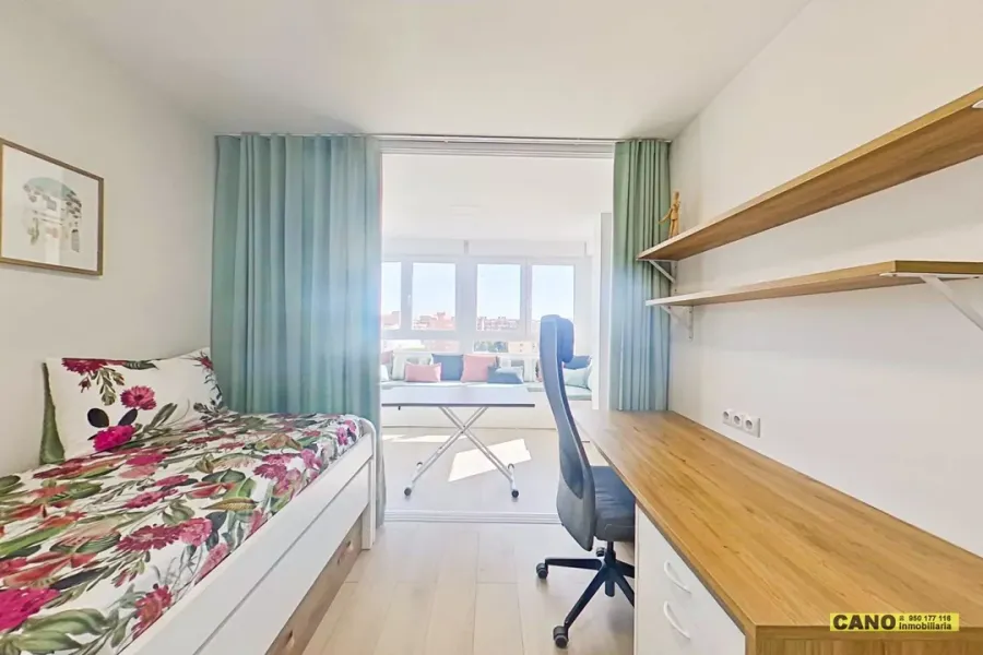 Spacious 3-Bedroom Apartment with Elevator in Almería, Spain. - Image 5