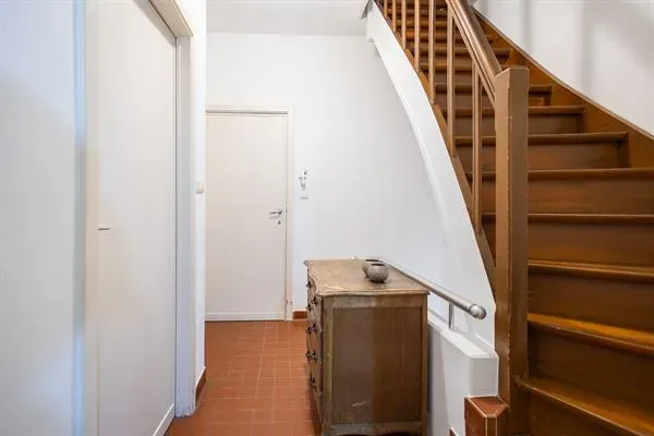 Spacious 3-Bed Anderlecht House with Terrace and Courtyard - €385,000 - Image 3