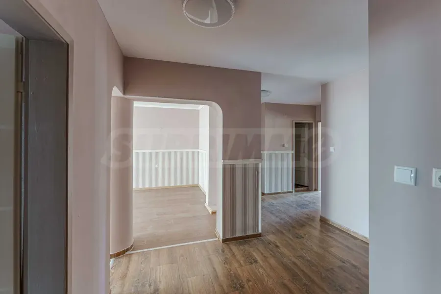 Spacious 3-bedroom apartment near Paradise Center - Image 1