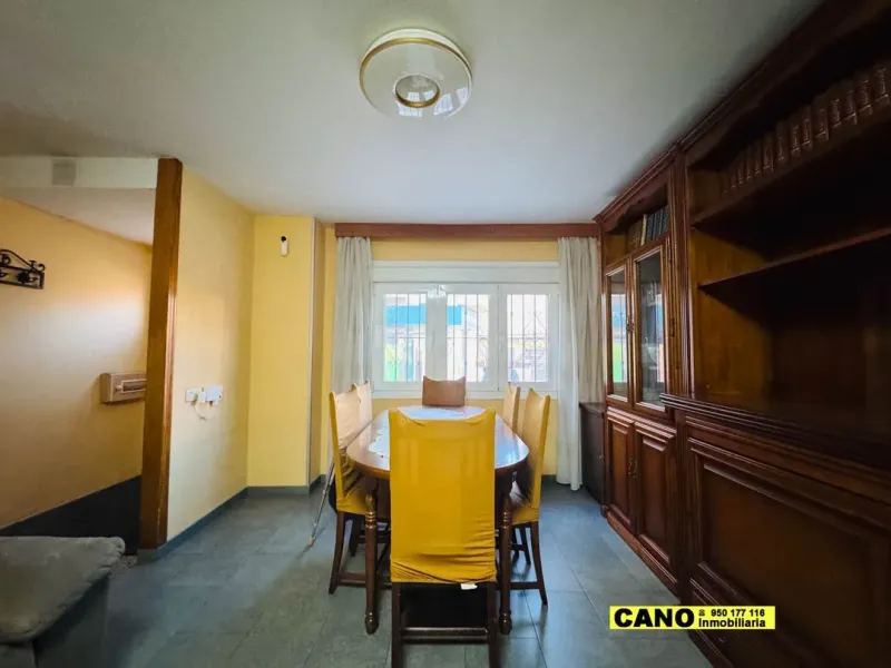Spacious 3-Bedroom House with Elevator in Almería, Spain - Image 4