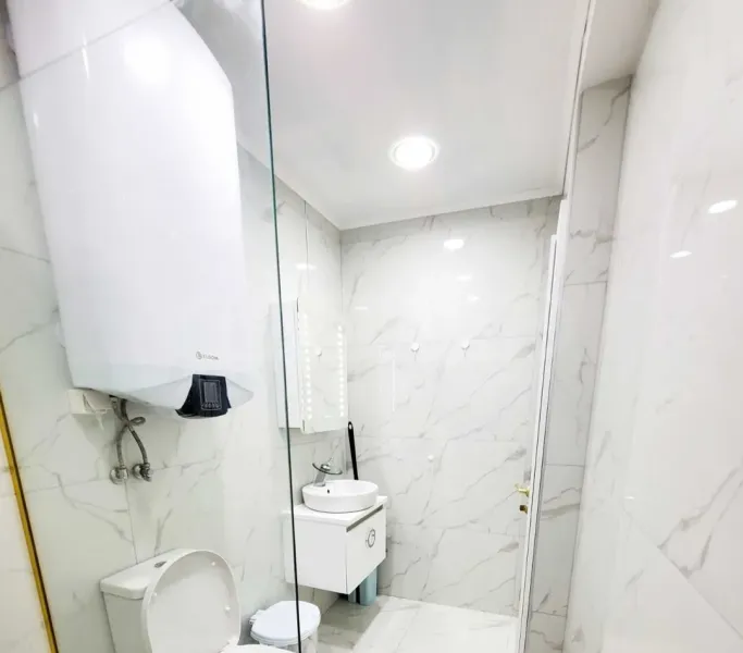 Stylish 2-Bedroom Apartment in Varna City Center - Image 5