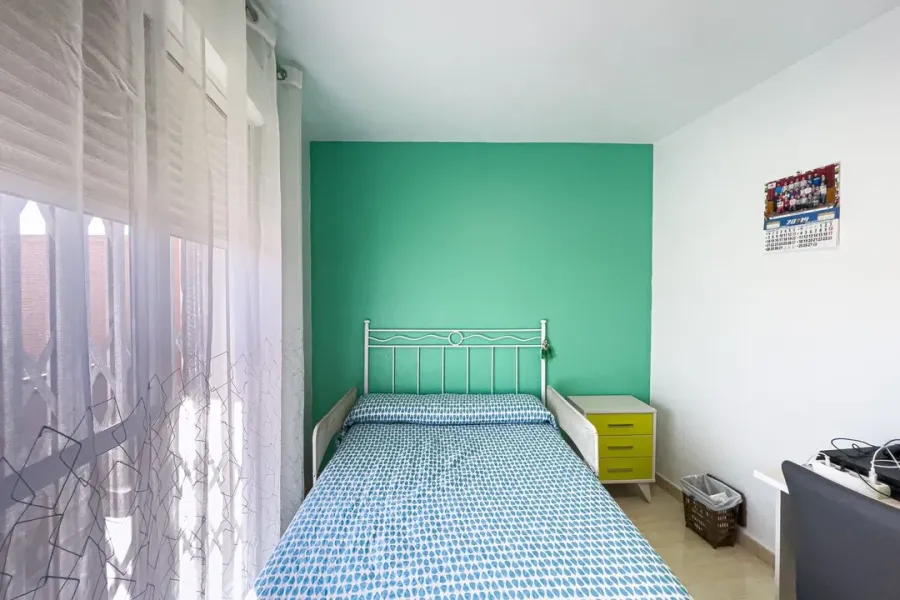 Spacious Triplex Apartment with Pool Potential in Huércal de Almería - Image 4