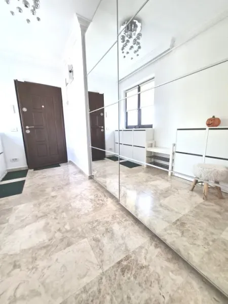 Spacious 5-Bedroom Duplex Penthouse with Terrace in Bucharest - Image 3