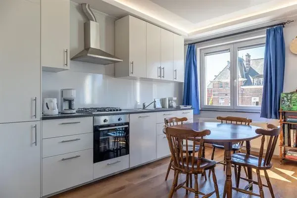 Bright New 2-Bedroom Penthouse Apartment in Elsene, Brussels - Image 1