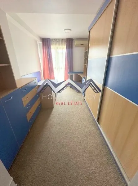 Spacious 3-4 Bedroom Apartment with 3 Bathrooms in Otopeni, Romania - Image 4