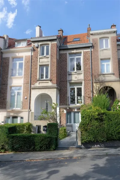 Fully Renovated Dieweg House with Apartment – Exceptional Uccle Property - Image 1