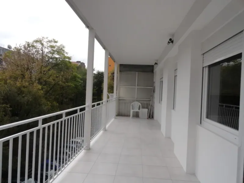 Stylish 1-Bedroom Apartment with Terrace Near Belgrade University - Image 4