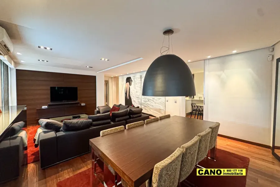 Luxury Chalet in Almería Center with Elevator & Garage - Image 2