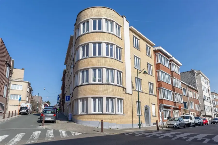 Charming 2-Bedroom Apartment in Ukkel’s Messidor District – For Sale - Image 3