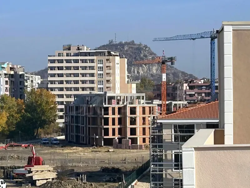 Spacious Plovdiv Apartment with Rooftop Terrace & Parking Space - Image 1