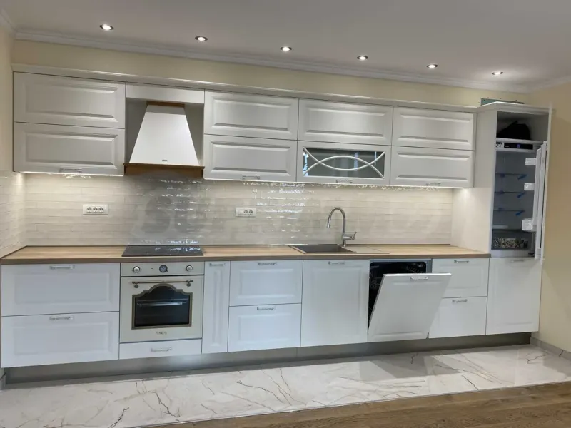 Spacious Fully Furnished Apartment in Central Varna, Bulgaria - Image 2