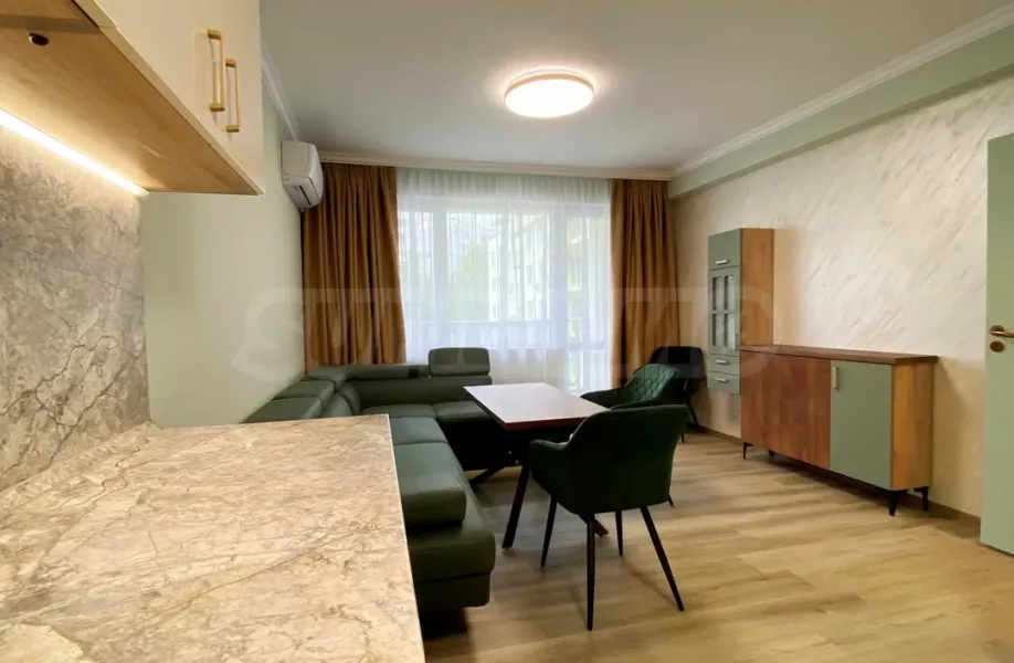 Stylish Two-Bedroom Apartment with Parking in Plovdiv - Image 4