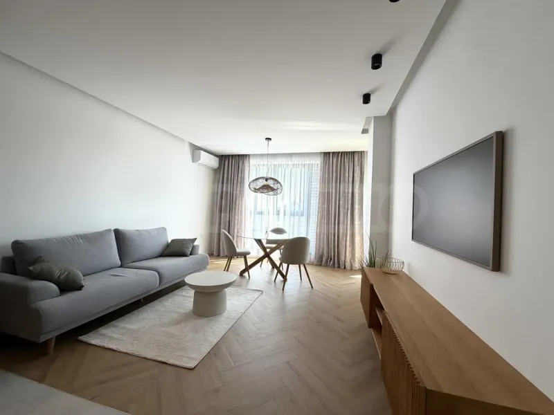 Stylish 2-Bedroom Apartment in Plovdiv City Park - Image 1