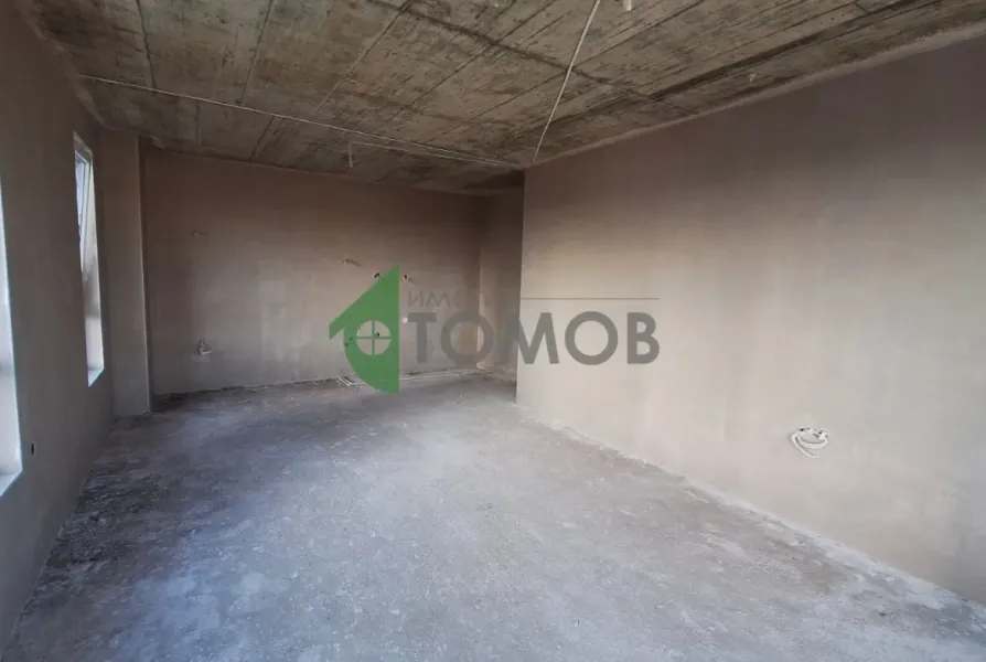 Spacious 3-Bedroom Apartment in New Stara Zagora, Bulgaria - Image 4