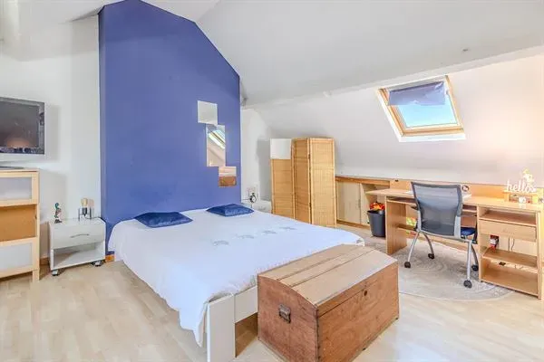 Spacious 3-Bed Anderlecht House with Terrace and Courtyard - €385,000 - Image 2