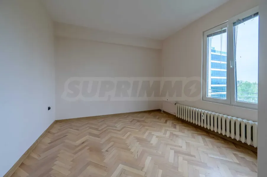 Spacious Apartment with Mountain View in Bakson - Image 1